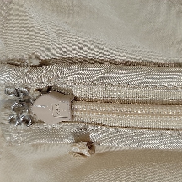 Fendi Cream waffle knit silk top with side ruffle 40 brand runs small - Picture 6 of 16